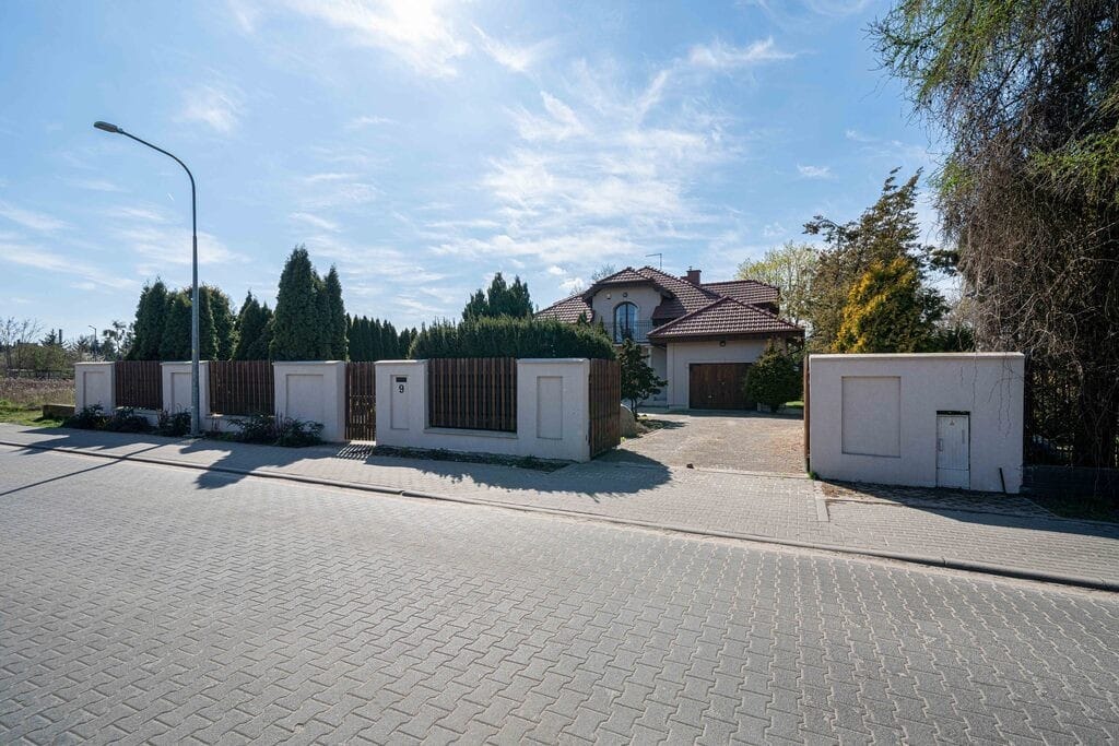 Dom 6 pokojowe na Sprzedaż