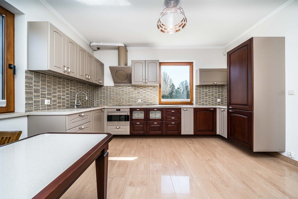 Dom 6 pokojowe na Sprzedaż