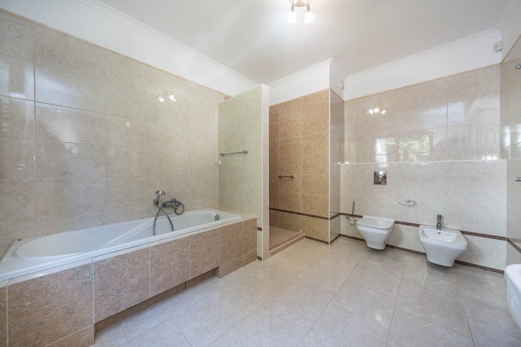 Dom 6 pokojowe na Sprzedaż