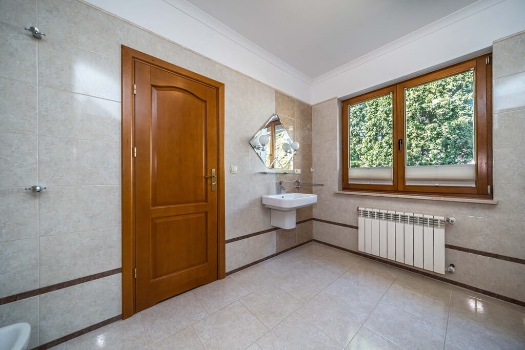 Dom 6 pokojowe na Sprzedaż