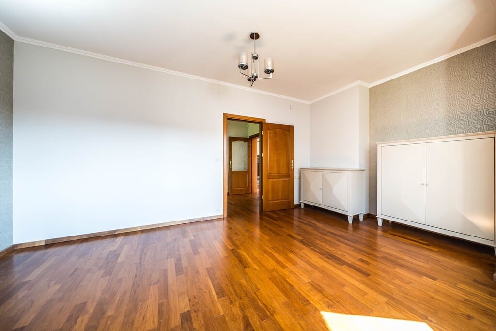 Dom 6 pokojowe na Sprzedaż