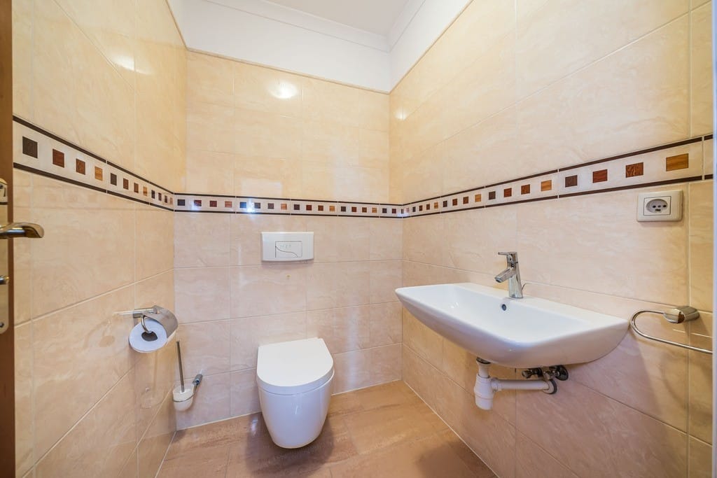 Dom 6 pokojowe na Sprzedaż