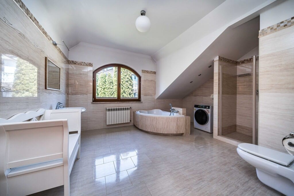 Dom 6 pokojowe na Sprzedaż