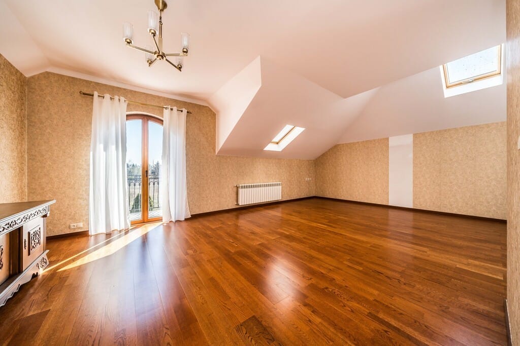 Dom 6 pokojowe na Sprzedaż