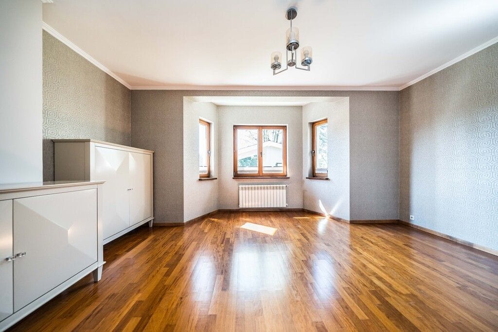 Dom 6 pokojowe na Sprzedaż