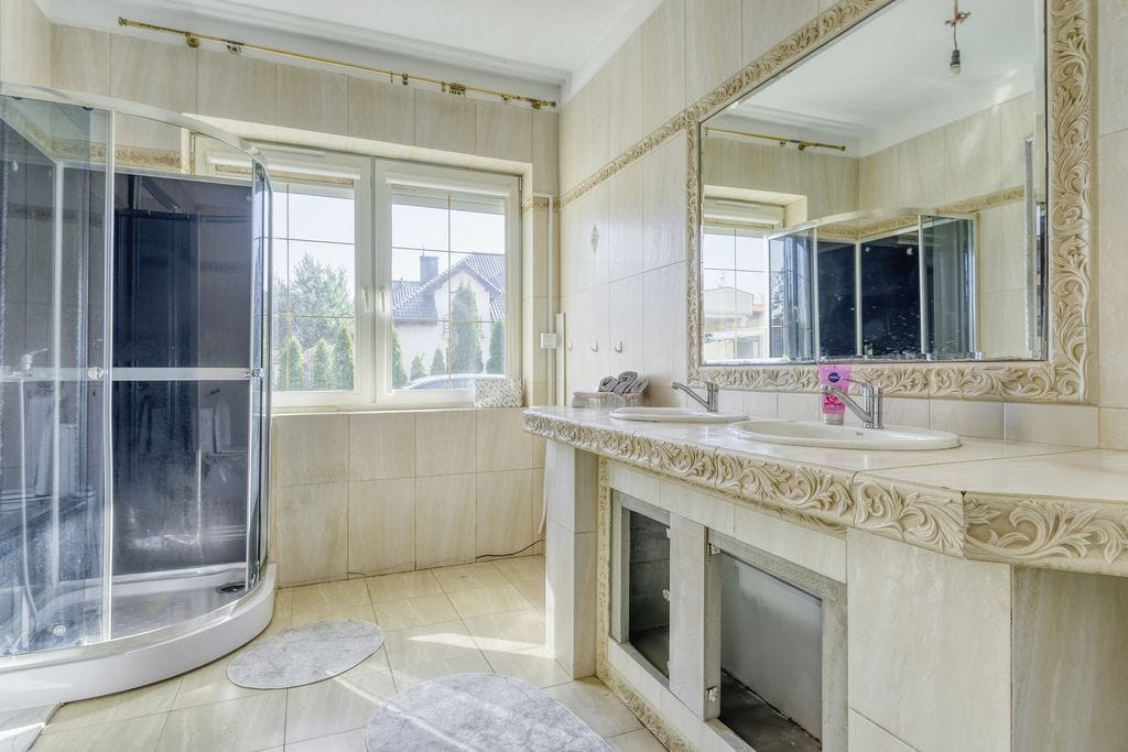 Dom 6 pokojowe na Sprzedaż