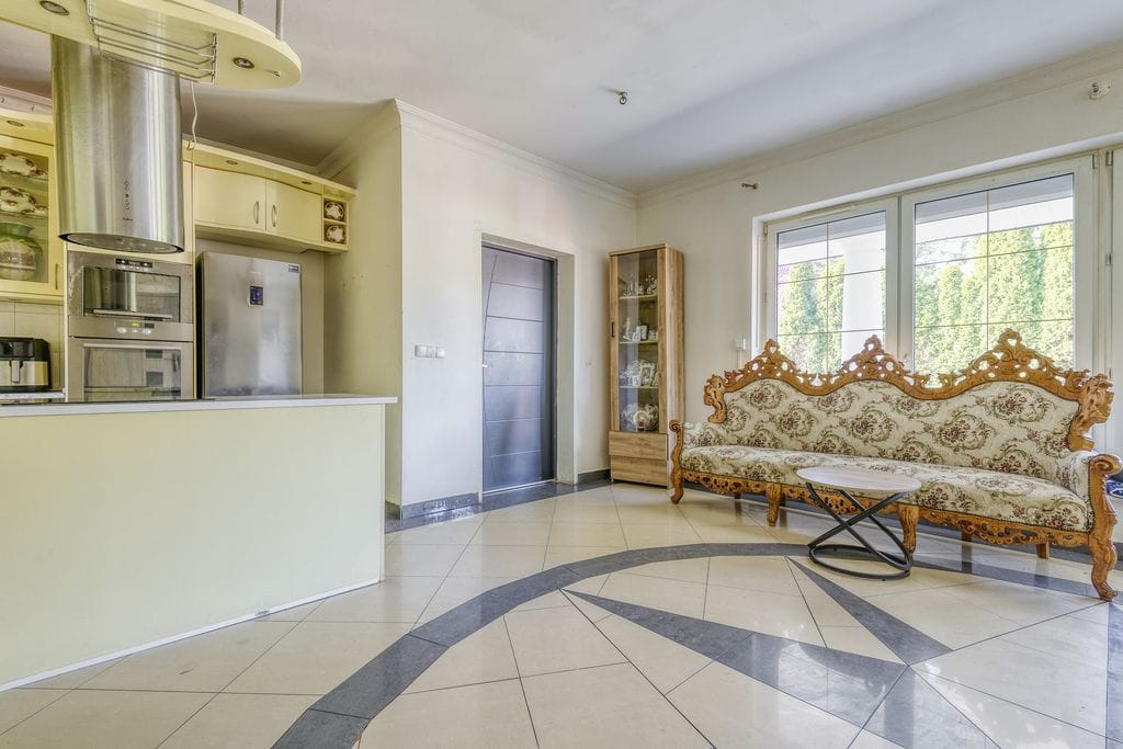 Dom 6 pokojowe na Sprzedaż