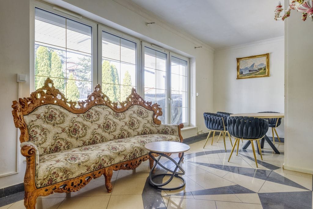 Dom 6 pokojowe na Sprzedaż