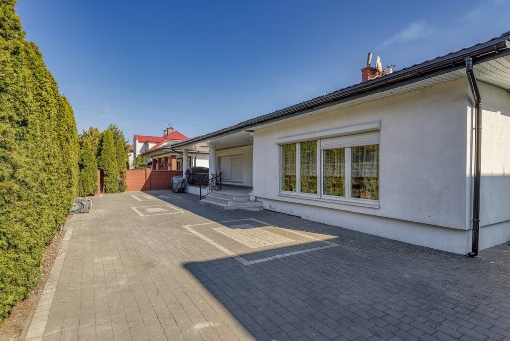 Dom 6 pokojowe na Sprzedaż