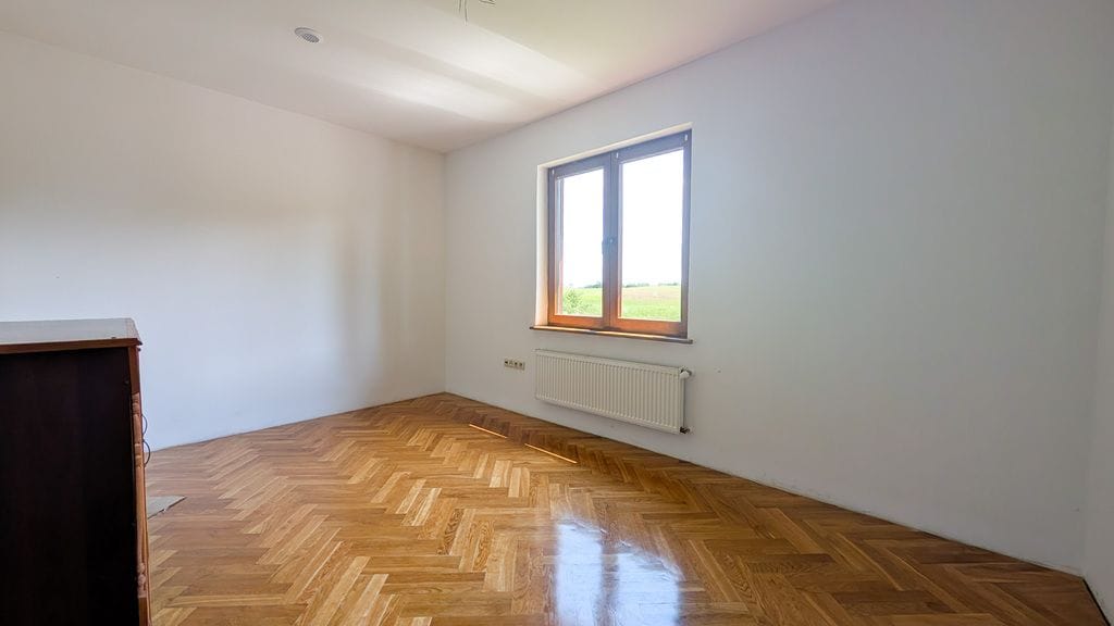 Dom 4 pokojowe na Sprzedaż