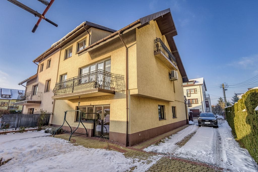 Dom 6 pokojowe na Sprzedaż
