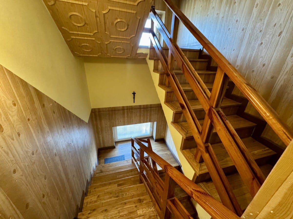 Dom 7 pokojowe na Sprzedaż