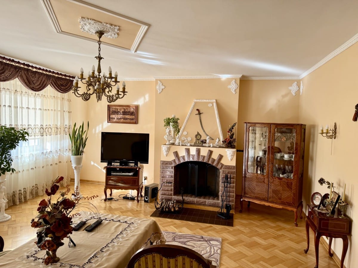 Dom 7 pokojowe na Sprzedaż