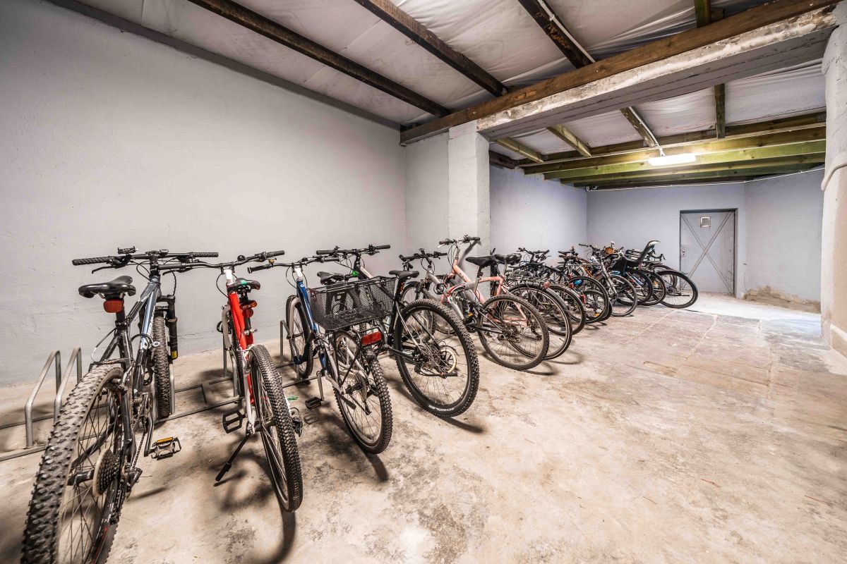 Mieszkanie 5 pokojowe na Sprzedaż