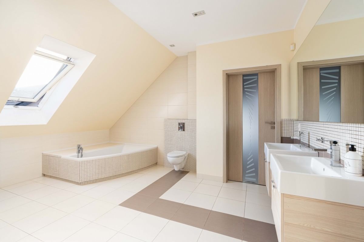 Dom 5 pokojowe na Sprzedaż