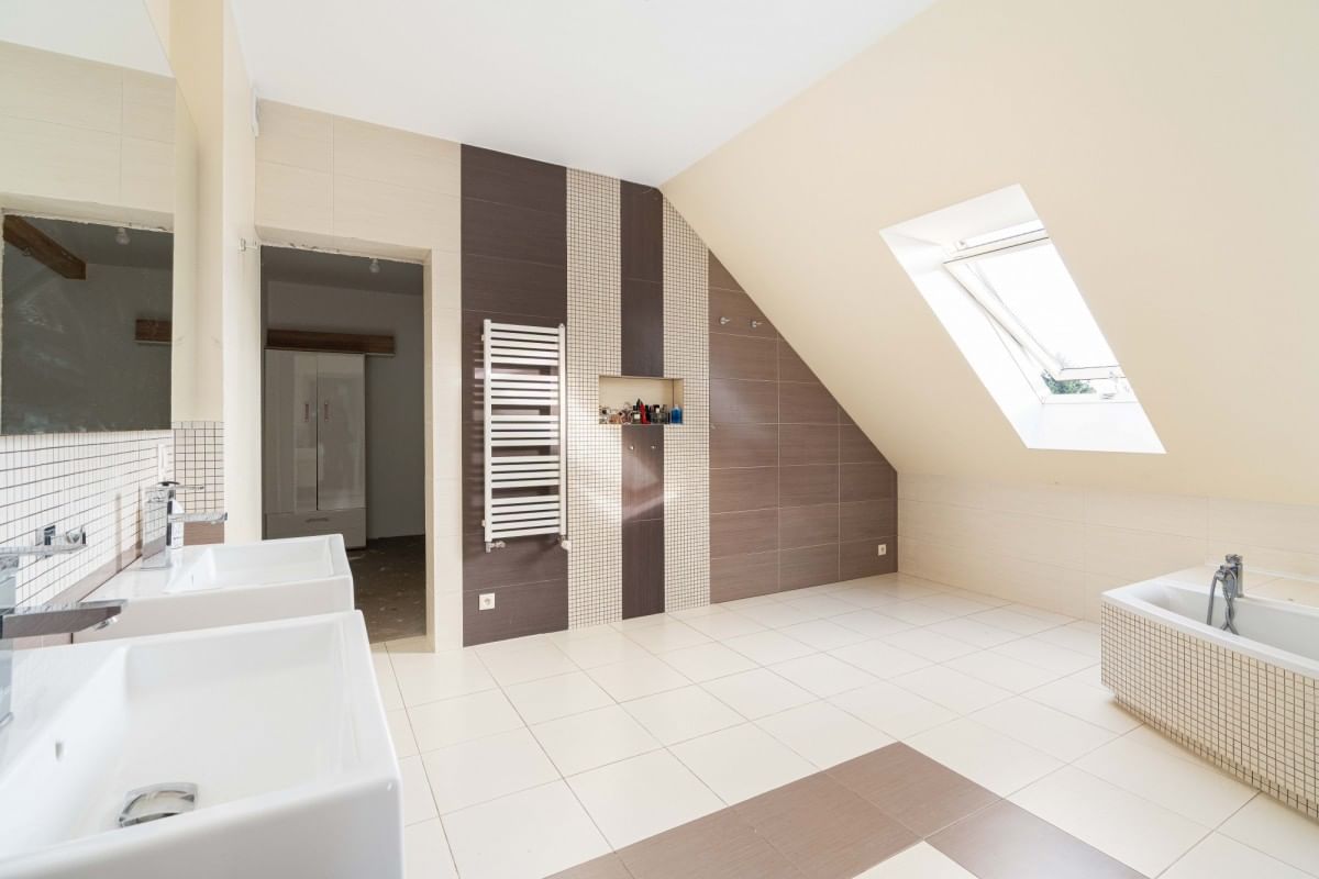 Dom 5 pokojowe na Sprzedaż