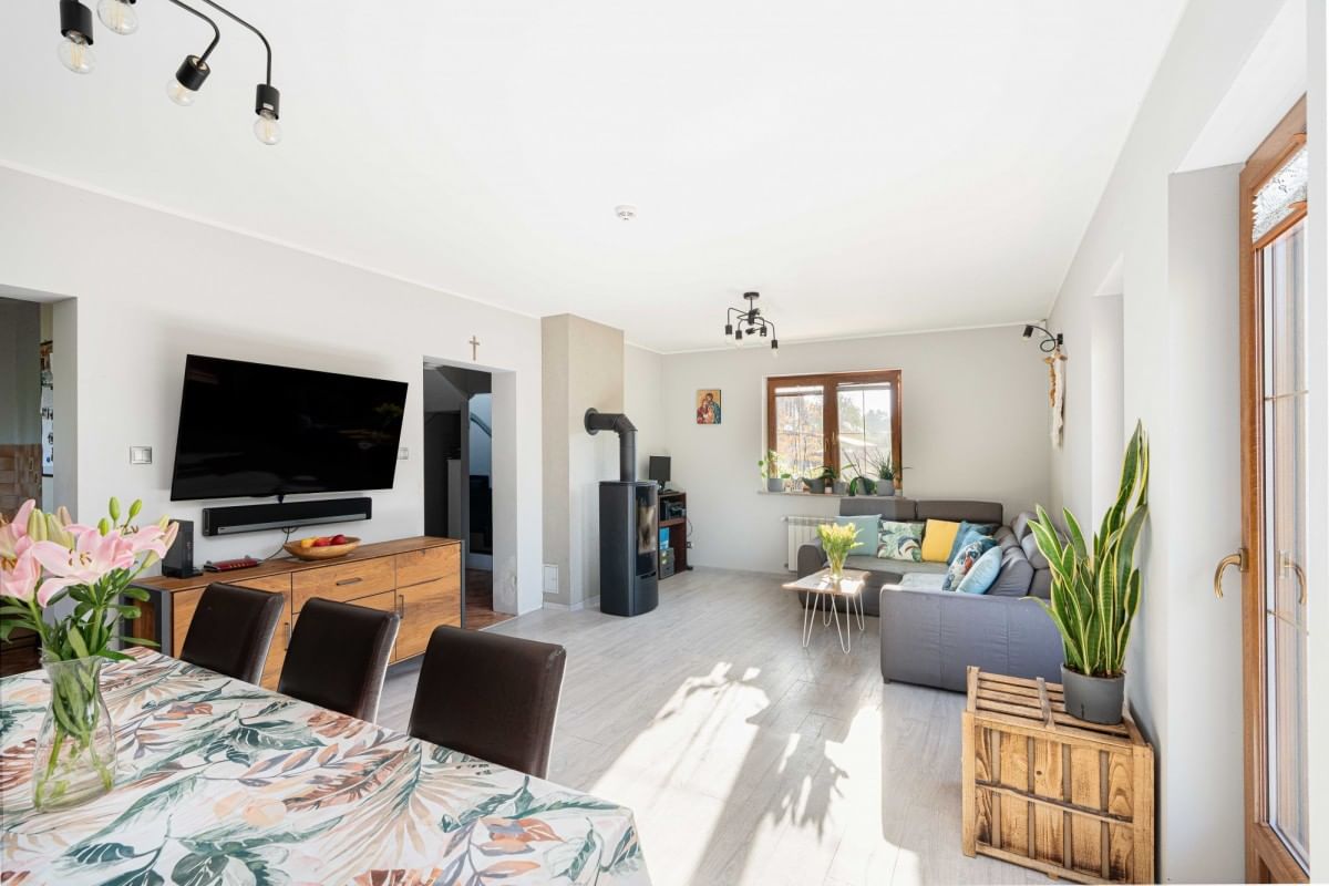 Dom 4 pokojowe na Sprzedaż