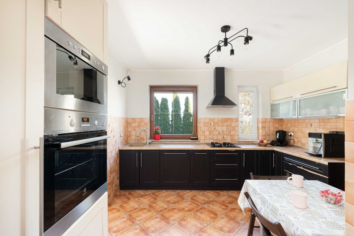 Dom 4 pokojowe na Sprzedaż