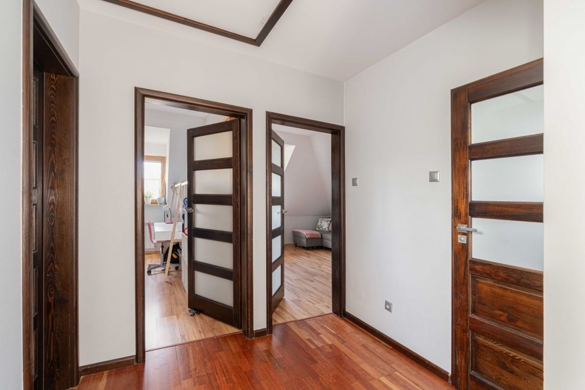 Dom 4 pokojowe na Sprzedaż