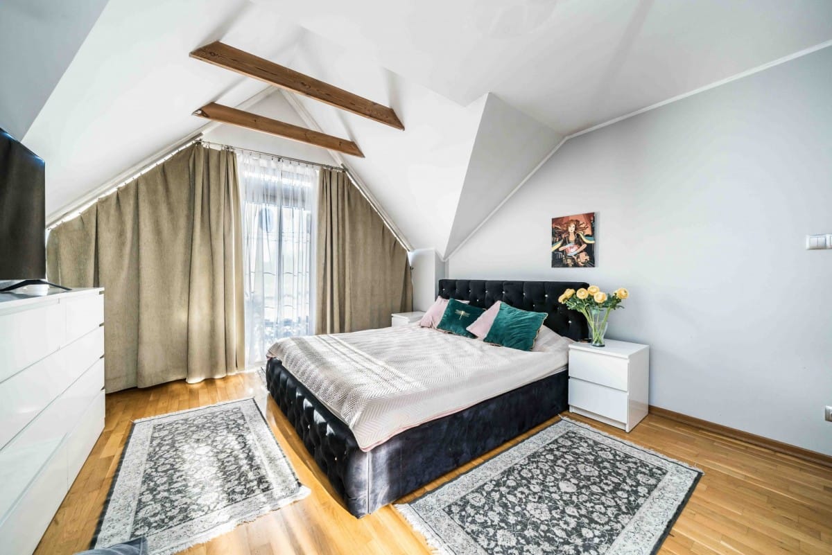 Dom  pokojowe na Sprzedaż