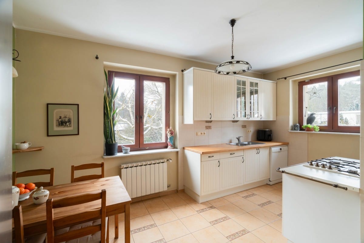 Dom 6 pokojowe na Sprzedaż