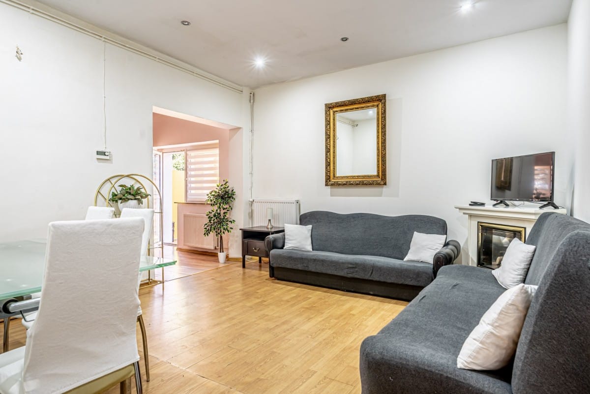 Lokal użytkowy  pokojowe na Sprzedaż