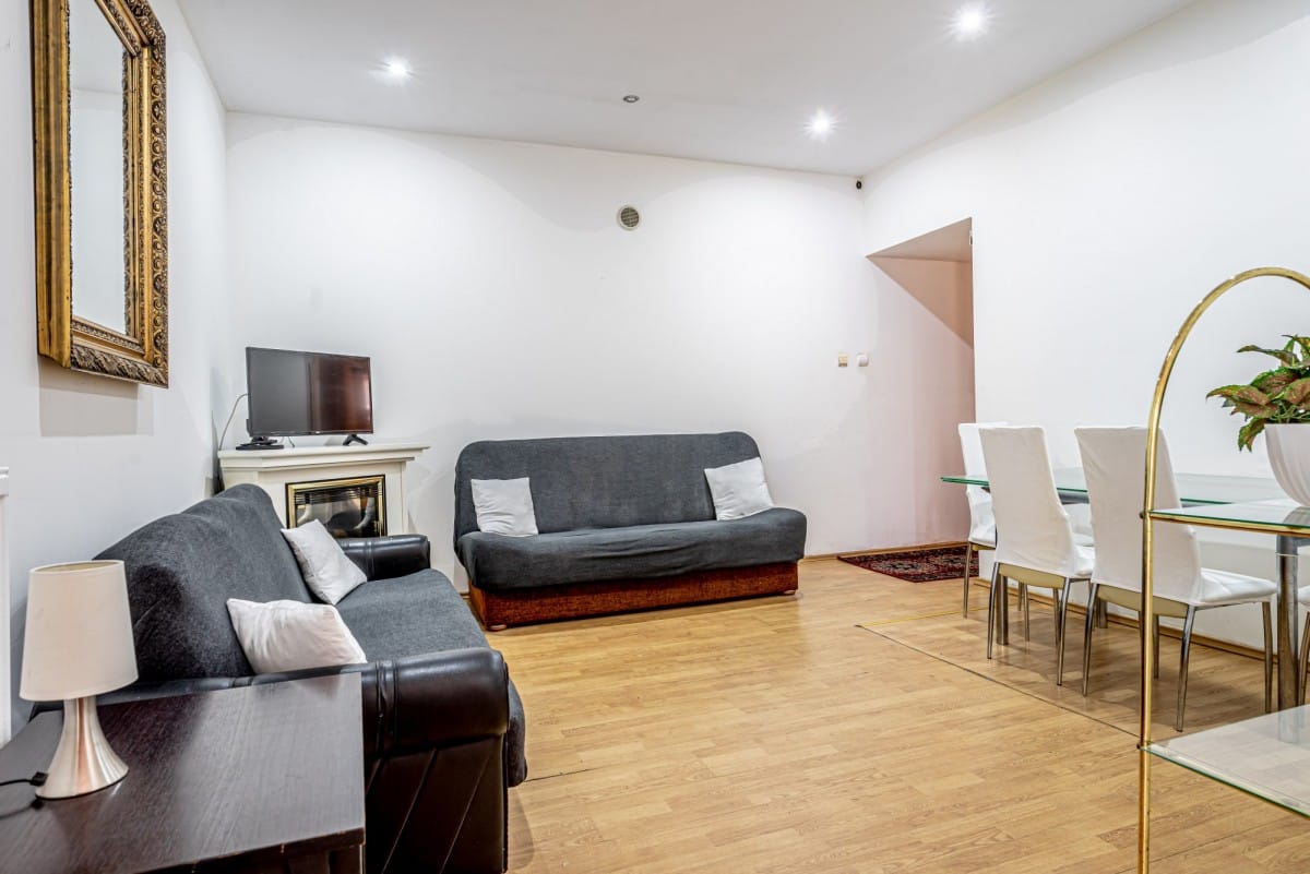 Lokal użytkowy  pokojowe na Sprzedaż