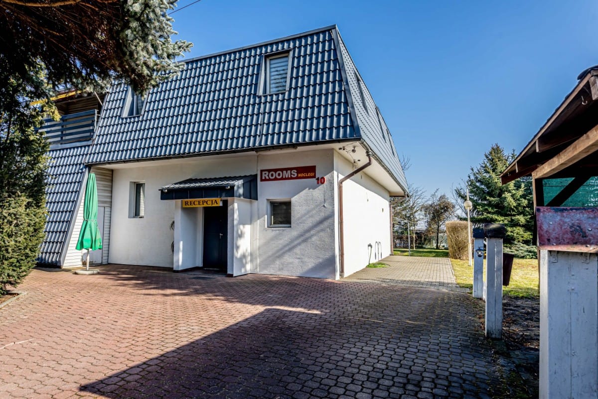 Lokal użytkowy  pokojowe na Sprzedaż