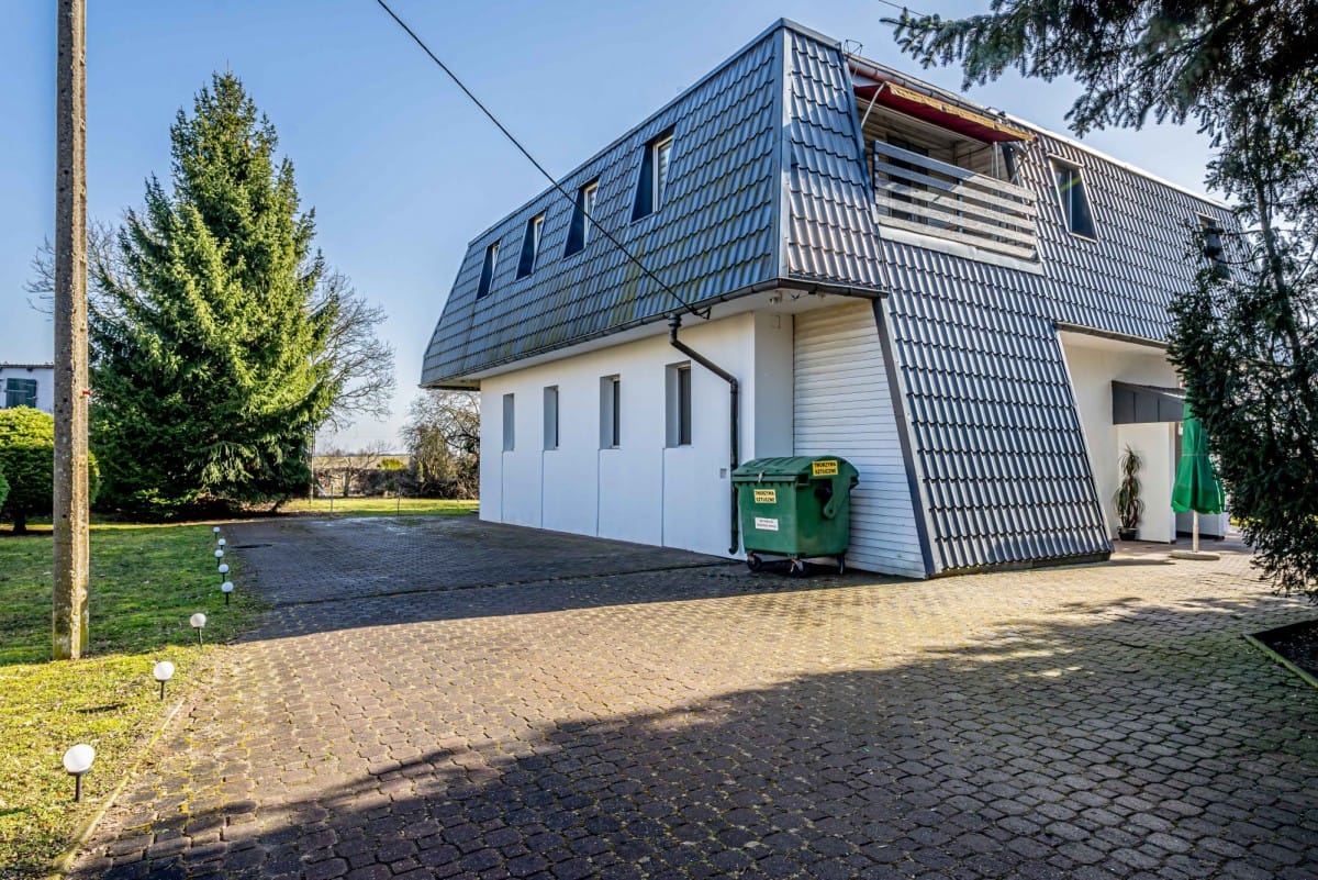 Lokal użytkowy  pokojowe na Sprzedaż