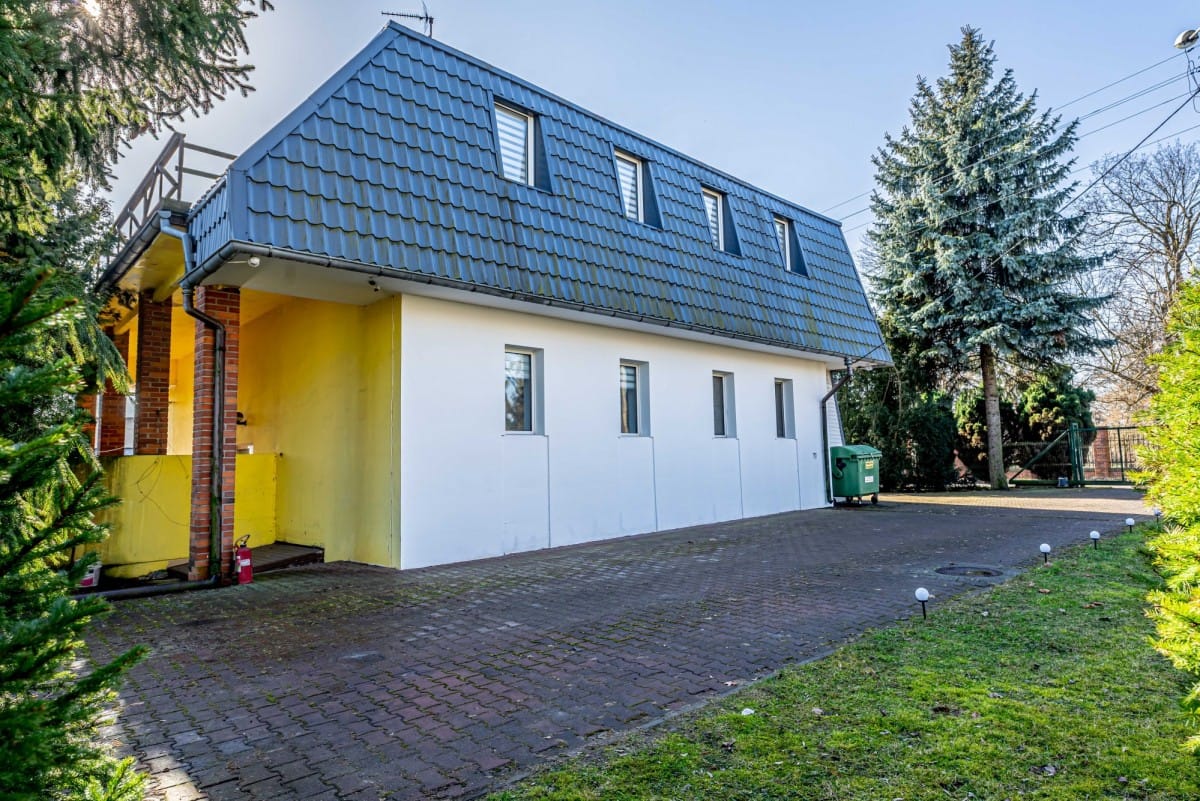 Lokal użytkowy  pokojowe na Sprzedaż