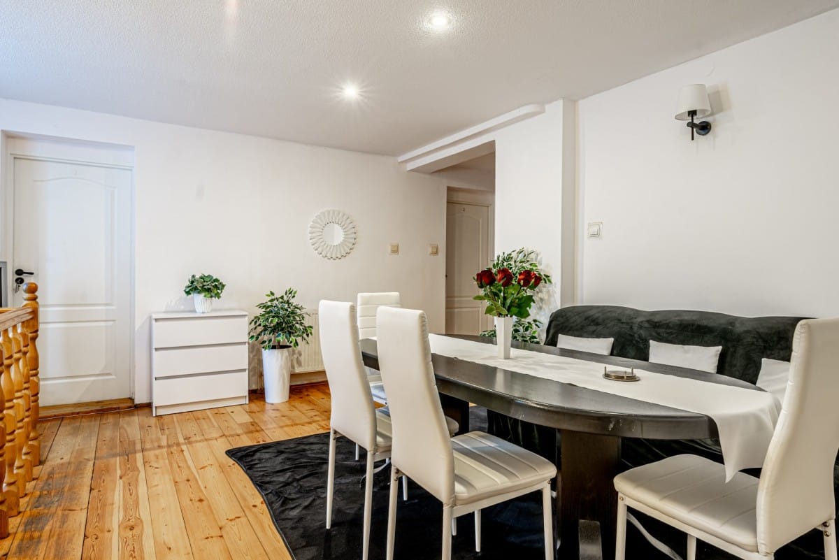 Lokal użytkowy  pokojowe na Sprzedaż