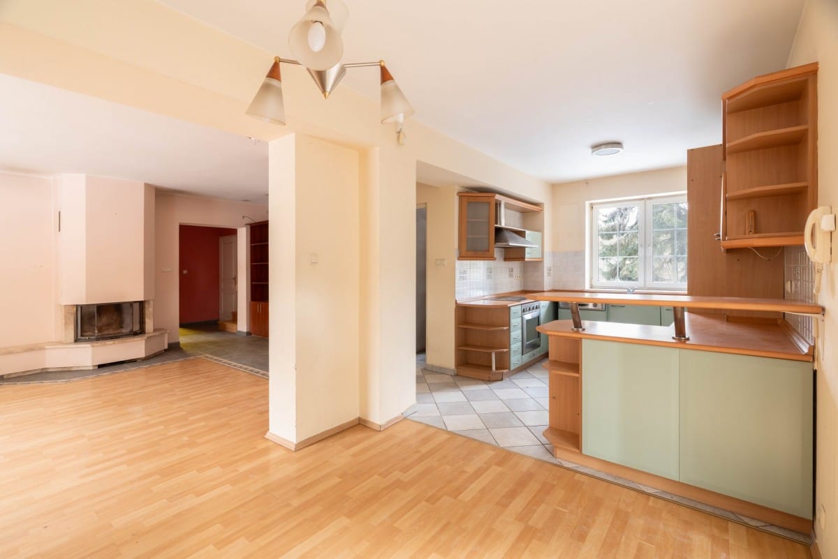 Dom 6 pokojowe na Sprzedaż