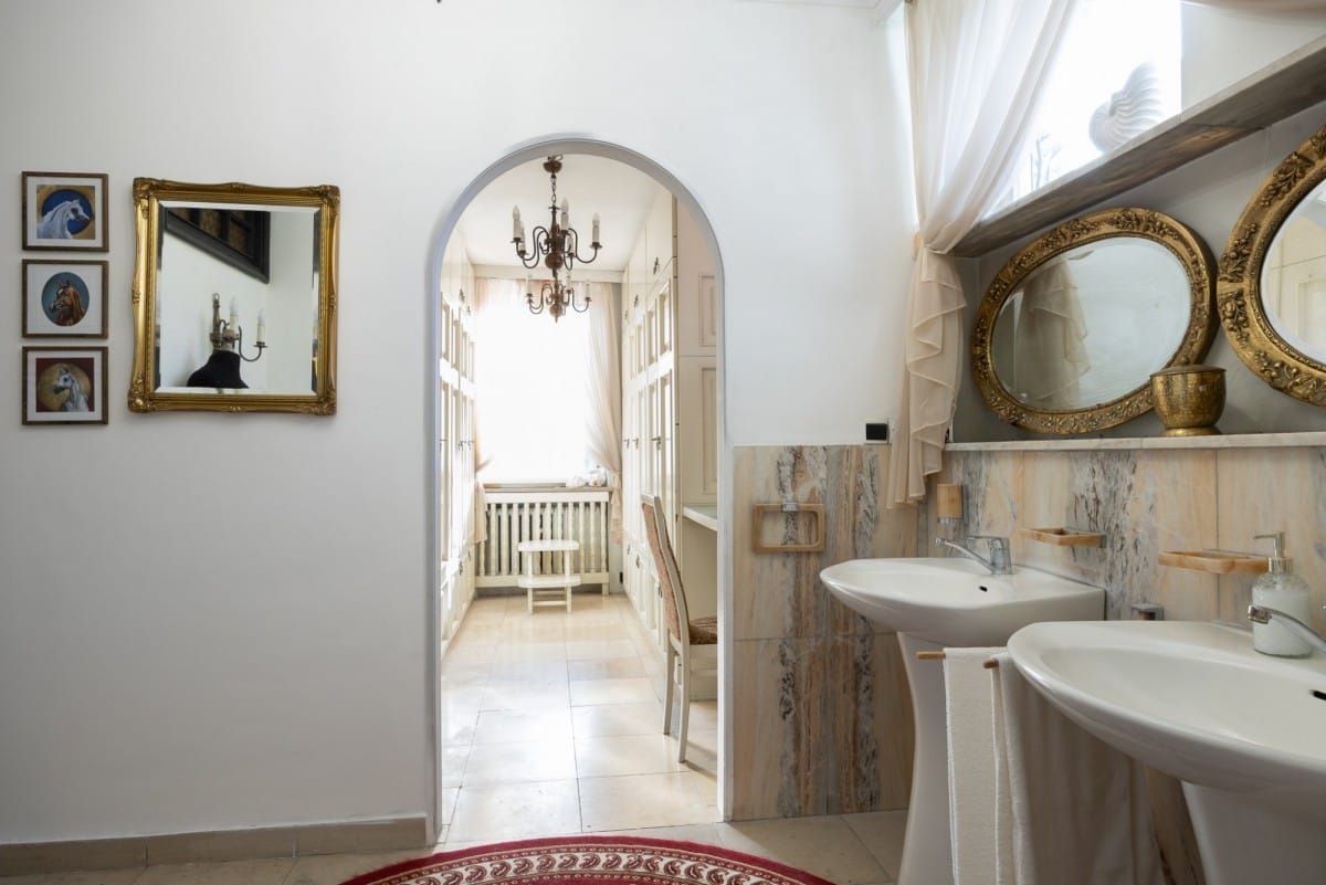 Dom  pokojowe na Sprzedaż