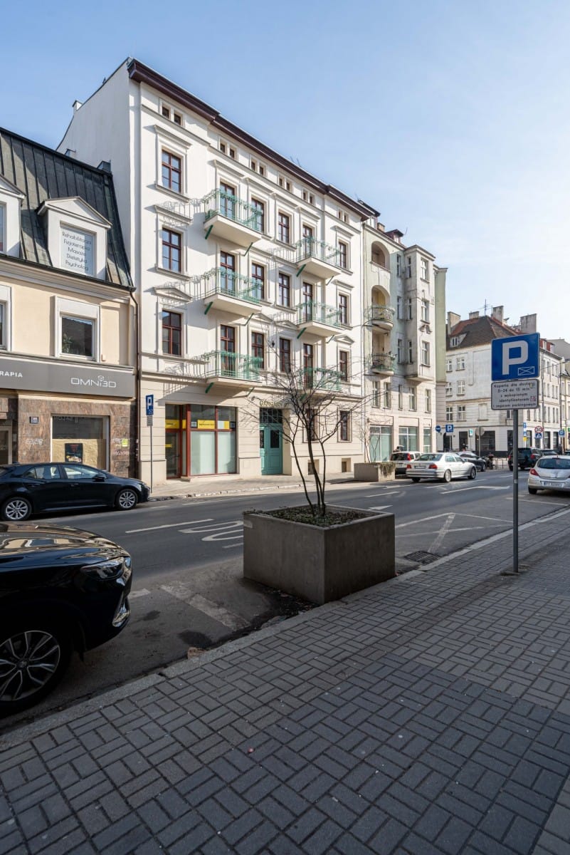 Lokal użytkowy  pokojowe na Sprzedaż