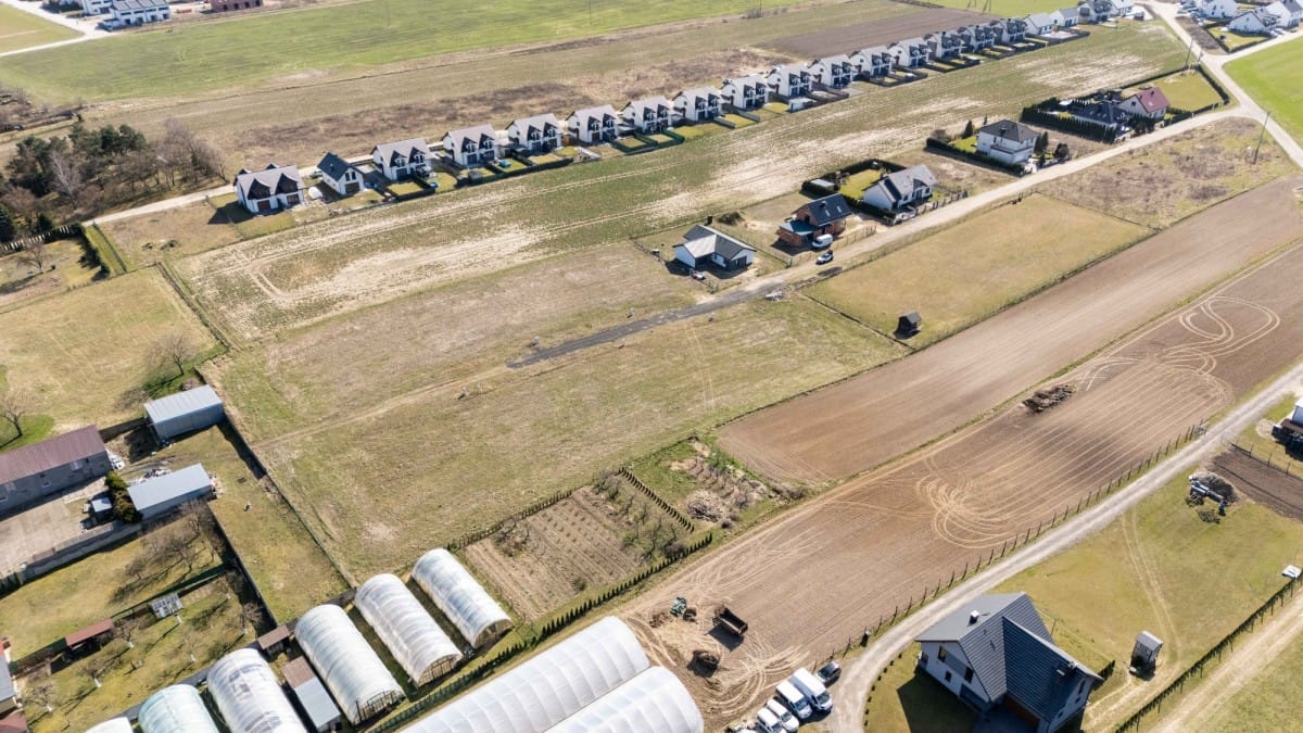 Działka  pokojowe na Sprzedaż