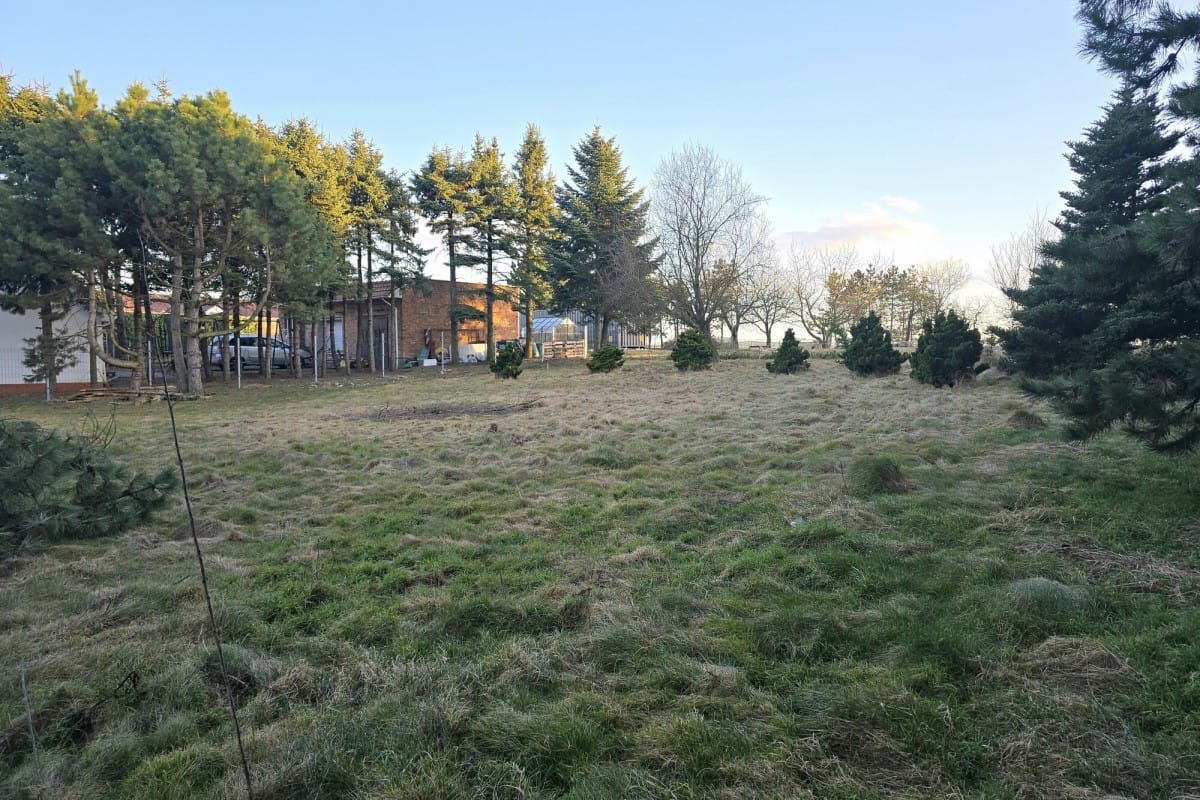 Działka  pokojowe na Sprzedaż