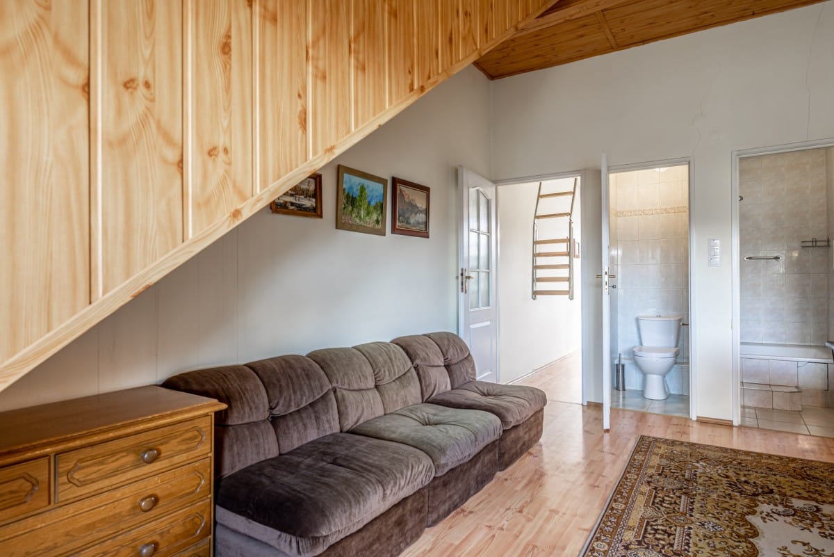 Dom 8 pokojowe na Sprzedaż