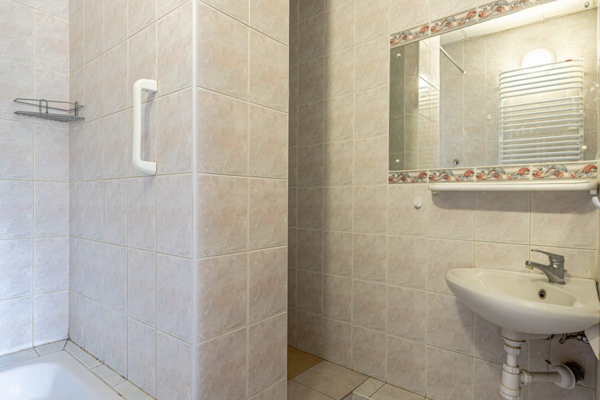 Dom 8 pokojowe na Sprzedaż