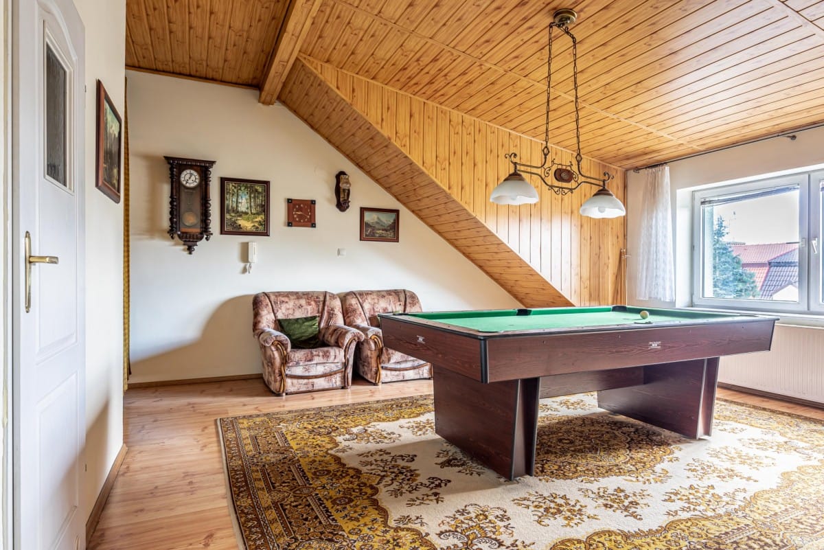 Dom 8 pokojowe na Sprzedaż