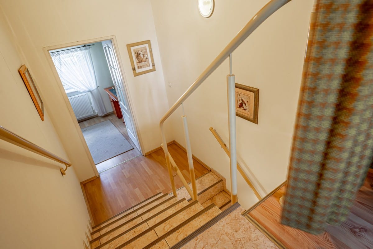 Dom 8 pokojowe na Sprzedaż