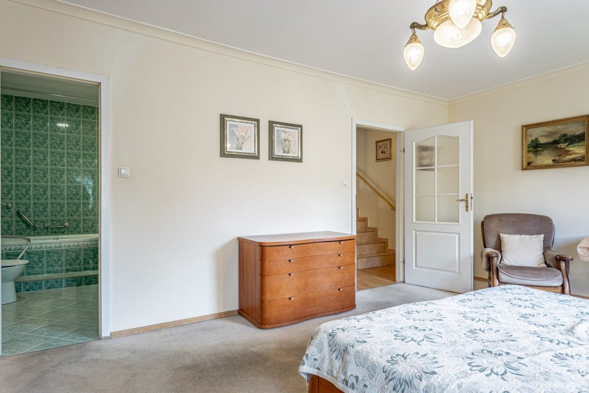 Dom 8 pokojowe na Sprzedaż