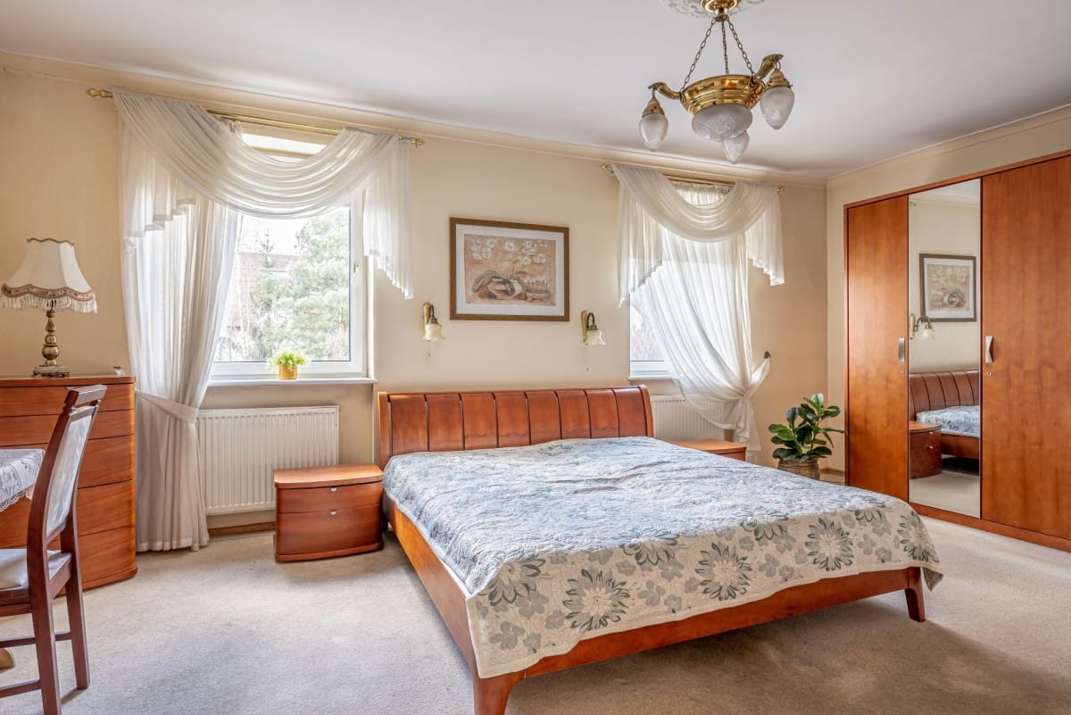 Dom 8 pokojowe na Sprzedaż