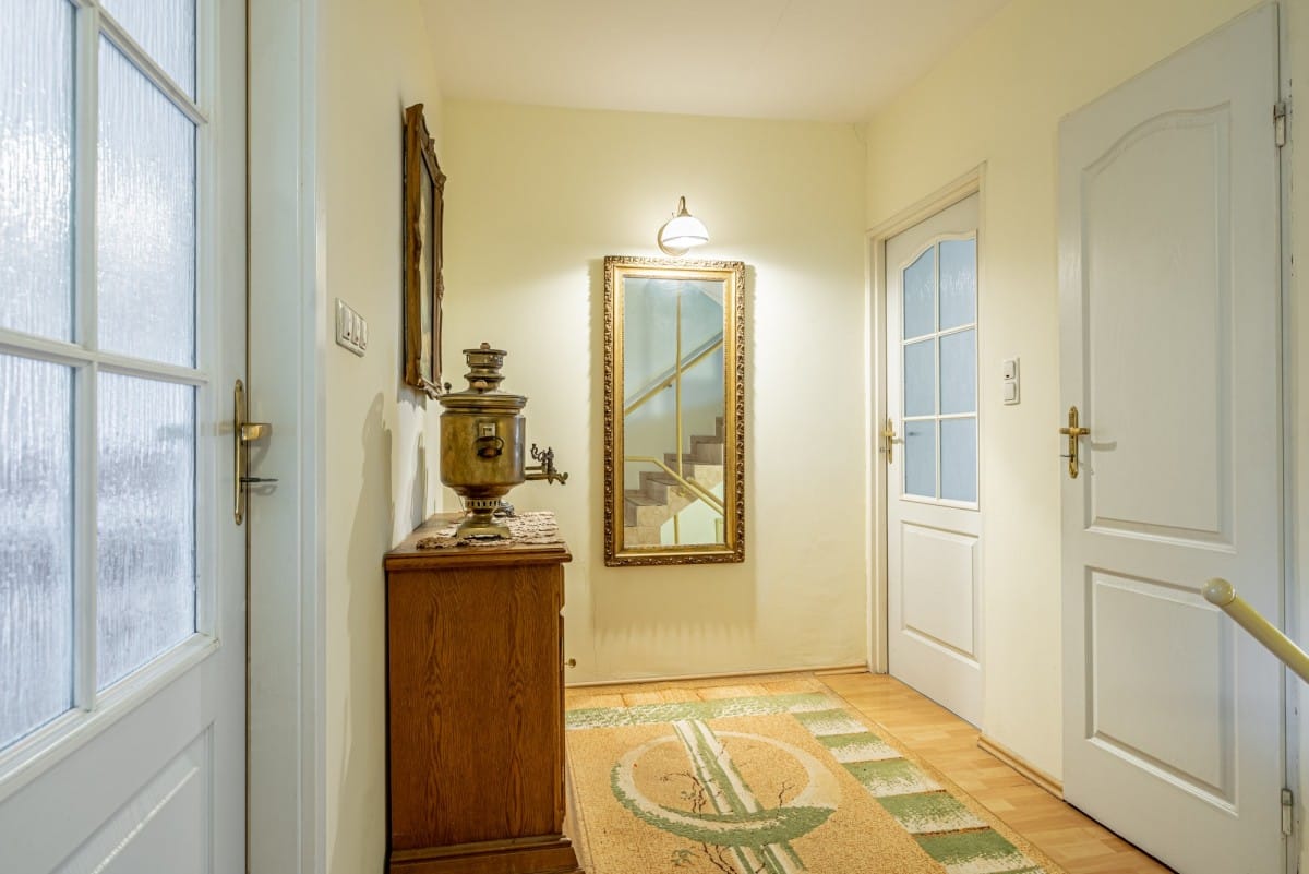 Dom 8 pokojowe na Sprzedaż