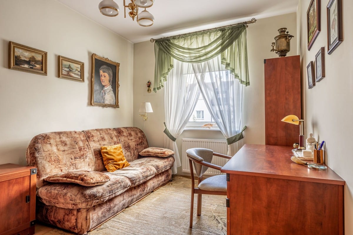 Dom 8 pokojowe na Sprzedaż