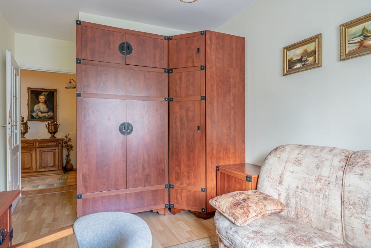 Dom 8 pokojowe na Sprzedaż