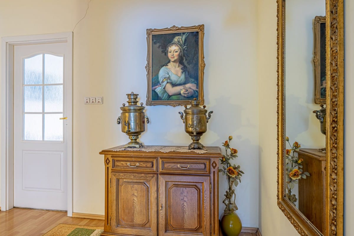 Dom 8 pokojowe na Sprzedaż