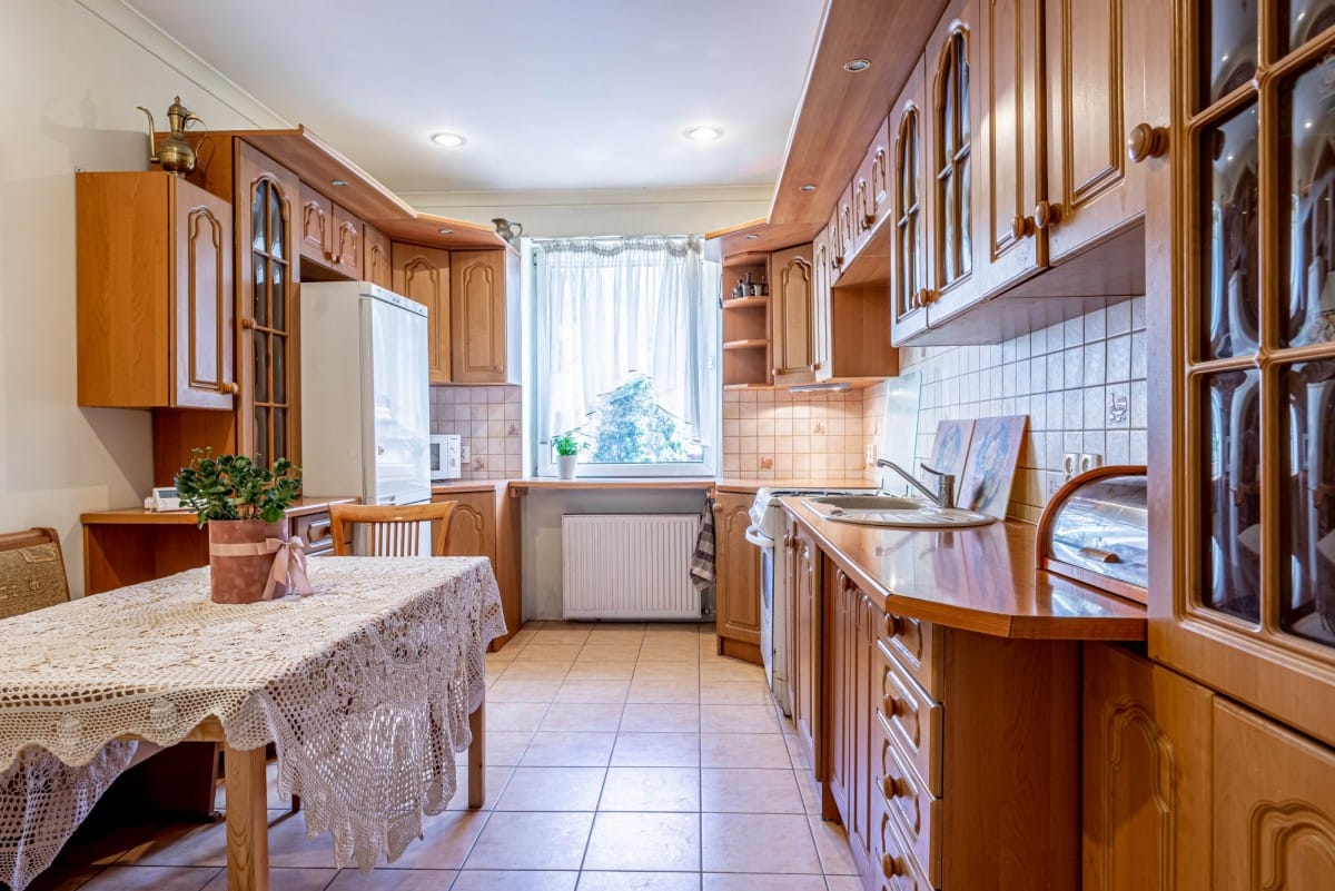 Dom 8 pokojowe na Sprzedaż