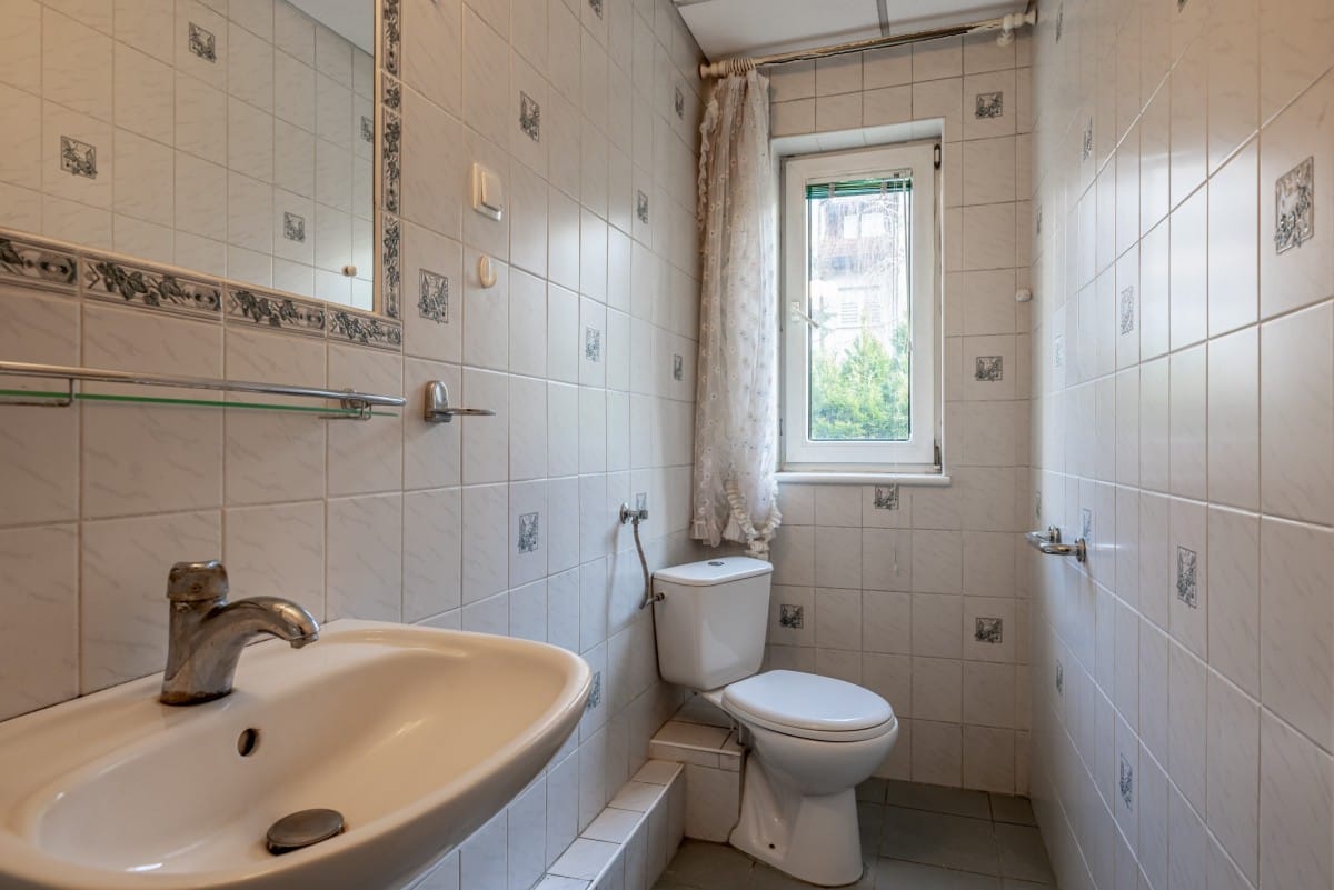 Dom 8 pokojowe na Sprzedaż