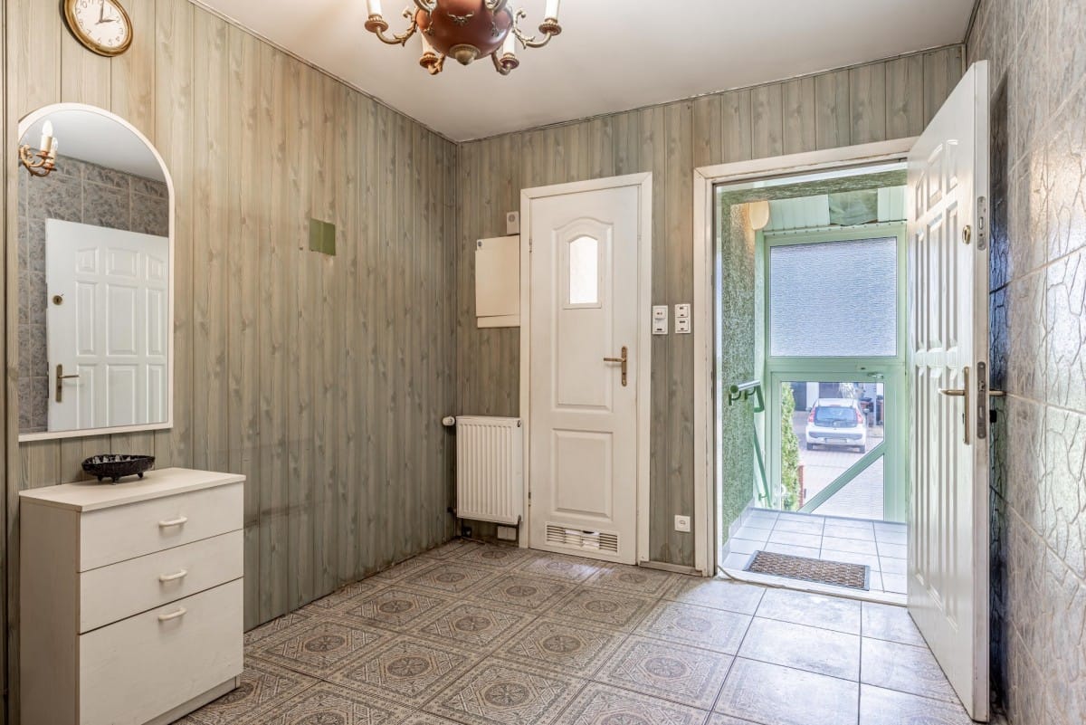 Dom 8 pokojowe na Sprzedaż