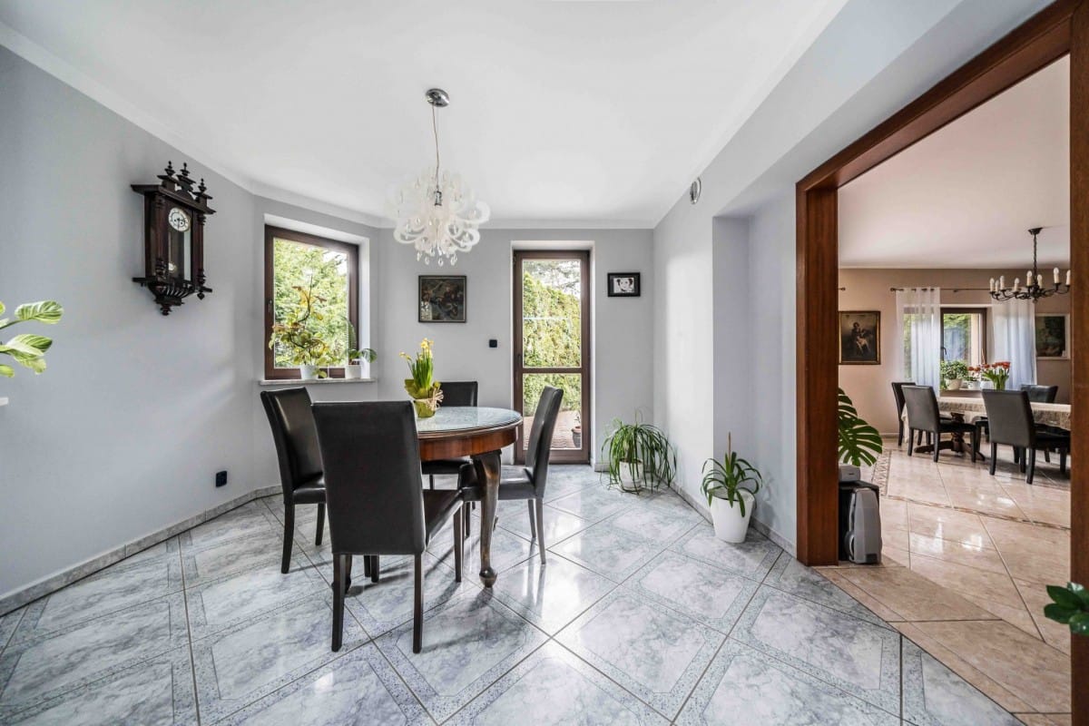 Dom  pokojowe na Sprzedaż